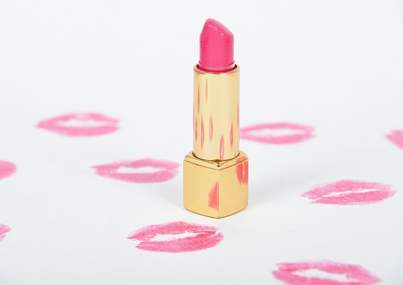 Hướng dẫn chi tiết cách làm son dưỡng môi không cần sáp ong 4