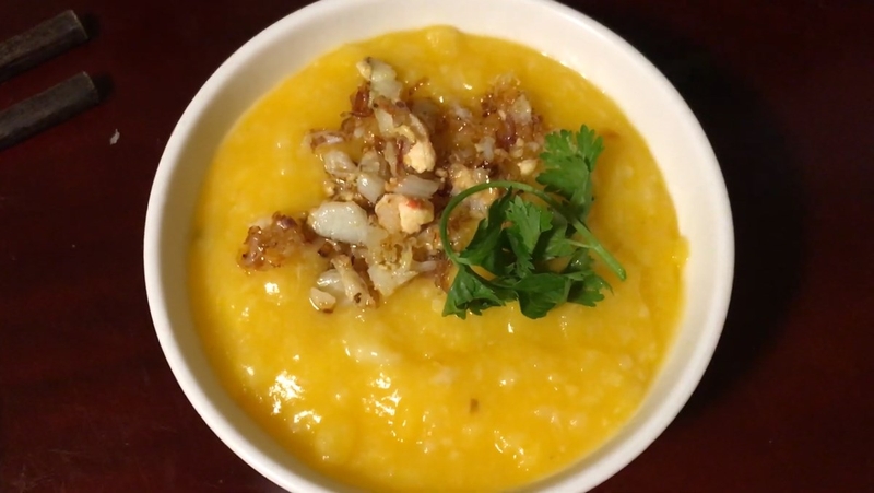 Cháo cua bí đỏ cho bé giàu canxi và vitamin A