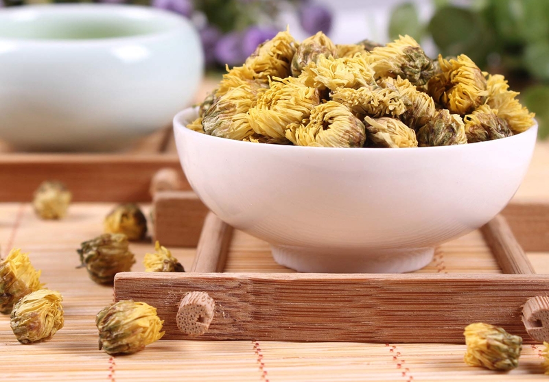 Hướng dẫn pha trà kỷ tử và hoa cúc nâng cao sức khỏe