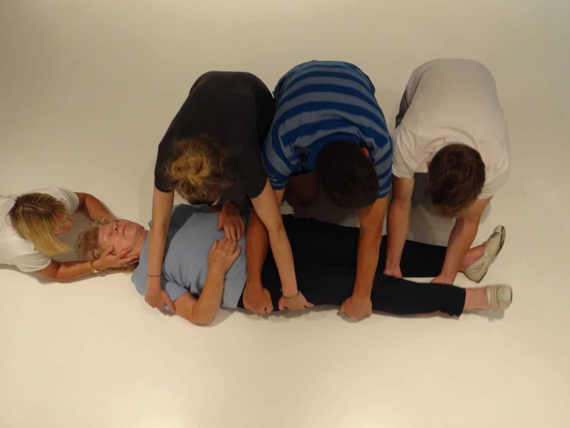 Hướng dẫn sơ cứu gãy xương cột sống 3