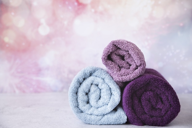 Tuyệt đối không được quên mang khăn tắm to cũng như khăn lau tóc vào khi tắm.