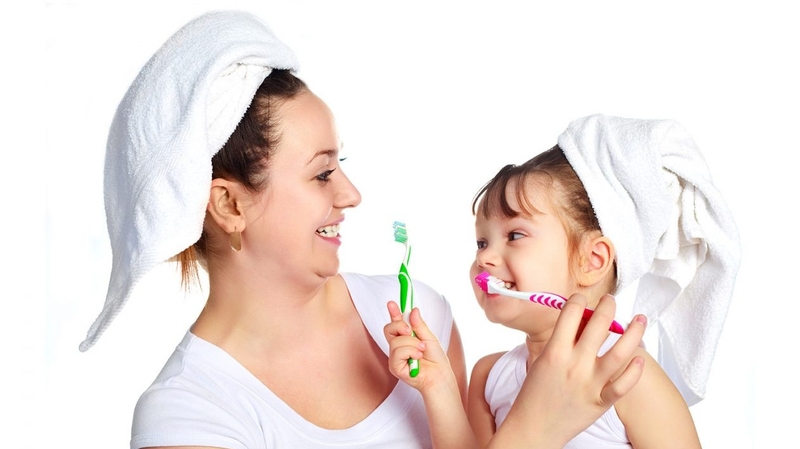 Hướng dẫn từng bước đánh răng cho bé 1