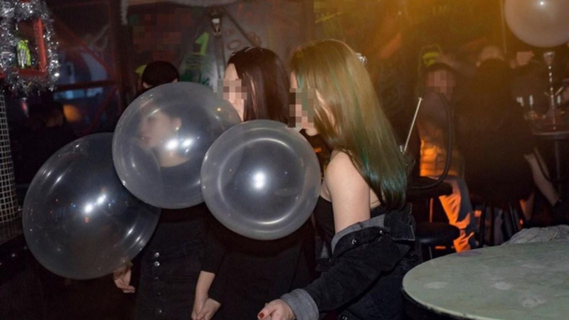 Nam giới và nữ giới bị ảnh hưởng bởi nitrous oxide theo những cách khác nhau