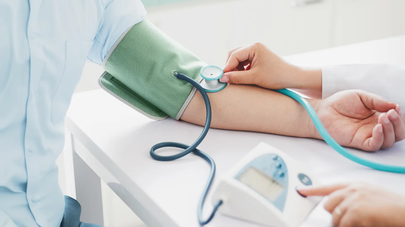 Đạt mức huyết áp mục tiêu giúp người bệnh giảm chi phí điều trị bệnh biến chứng