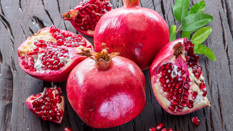 Lựu cũng là loại trái cây giàu chất chống oxy hóa giúp hỗ trợ hạ huyết áp