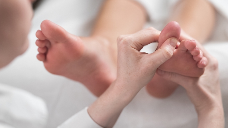 Huyệt công tôn có tác dụng gì? Cách tác động vào huyệt công tôn hiệu quả 1