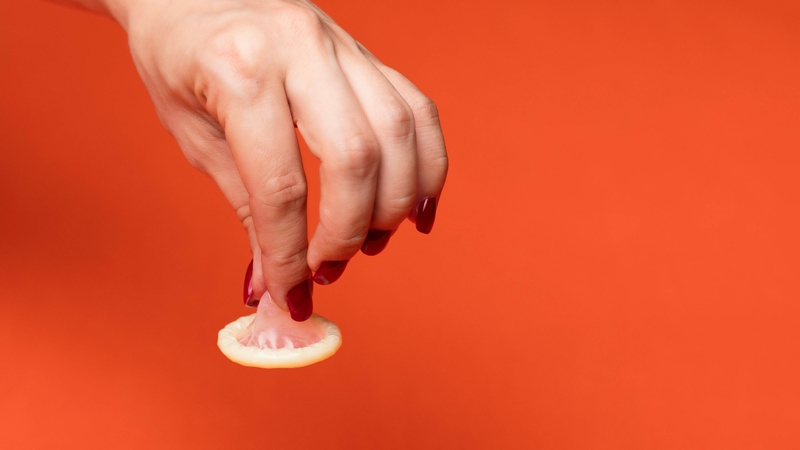 Chị em nên quan hệ tình dục an toàn bằng cách sử dụng biện pháp bảo vệ