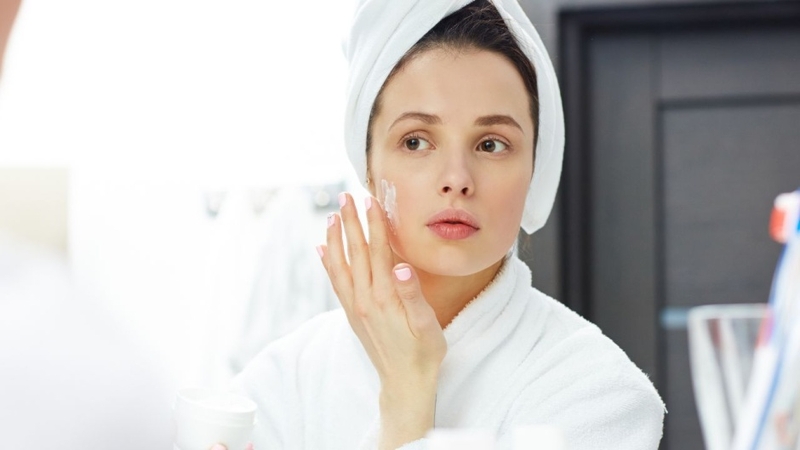 Hyaluronic Acid có tác dụng gì với da? Bí quyết dưỡng ẩm và trẻ hóa làn da hiệu quả 3