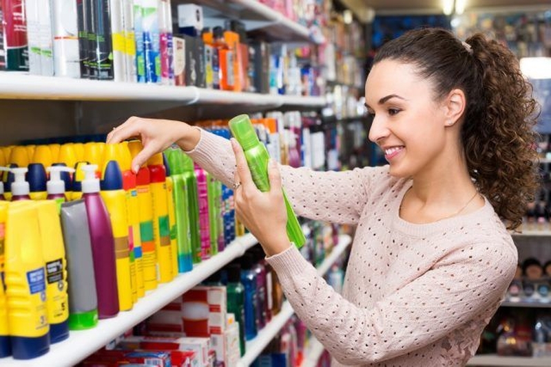 Nguyên nhân dùng dầu gội đầu khiến gàu xuất hiện nhiều hơn 2