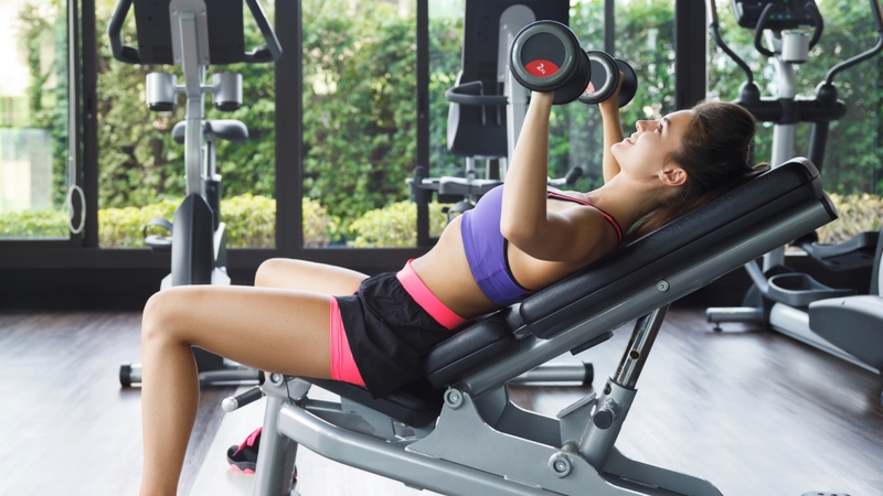 Incline Dumbbell Curl là gì? Lợi ích của bài tập Incline Dumbbell Curl 5