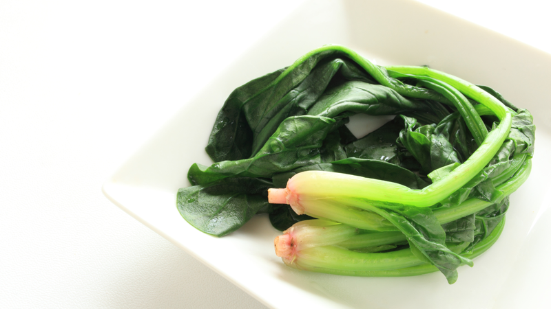 Rau bina nấu chín là nguồn cung cấp magie dồi dào, dễ hấp thu cho cơ thể