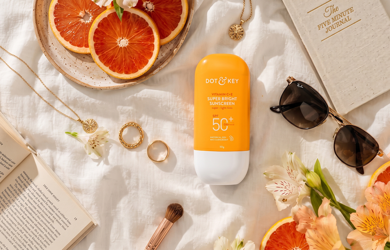 Nên chọn kem chống nắng vật lý kiềm dầu phù hợp&nbsp;có SPF 30 - 50, kết cấu mỏng nhẹ
