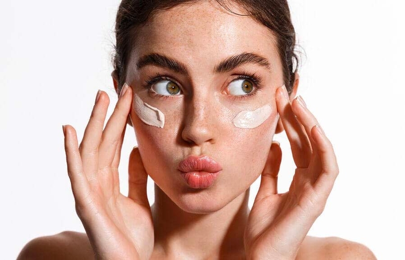 Kem chống nắng vật lý lai hóa học là gì? Ưu và nhược điểm khi sử dụng 3