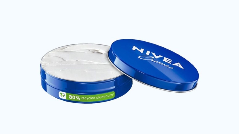 Sản phẩm được thiết kế dạng hộp thiếc 30ml nhỏ gọn, tiện mang theo