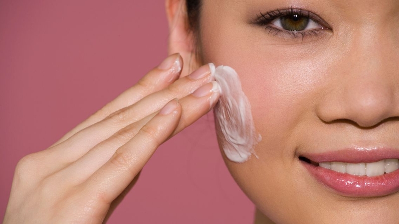 Hiệu quả làm trắng da khi dùng kem dưỡng ẩm phụ thuộc vào nhiều yếu tố