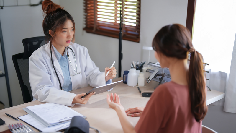 Nên tham khảo ý kiến chuyên gia khi sử dụng mỹ phẩm nếu da đang nhạy cảm