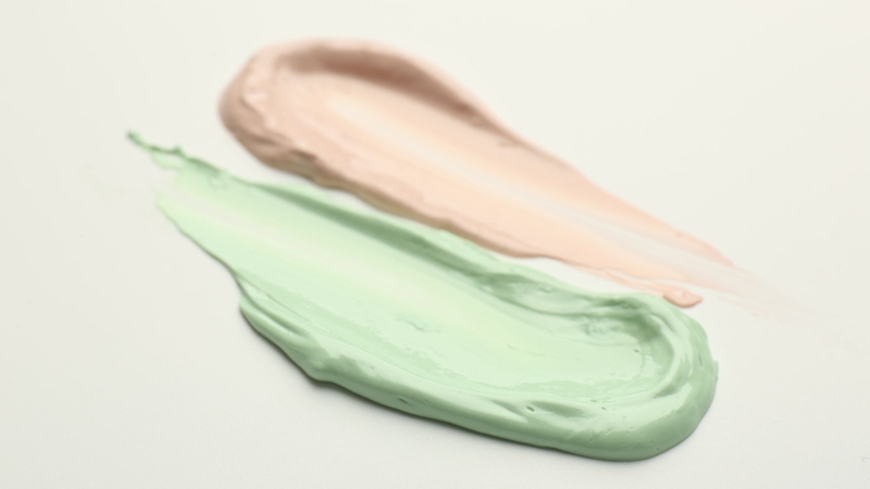 Kem lót màu xanh là gì? Công dụng và cách dùng hiệu quả cho làn da ửng đỏ 2