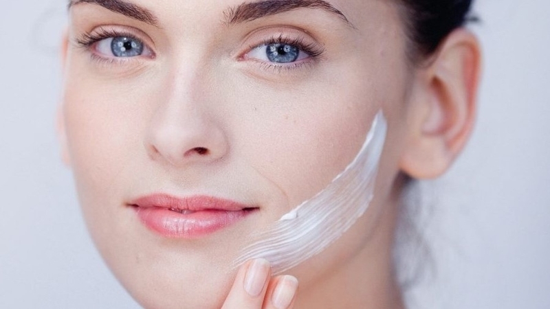 Kem nền và kem lót có gì khác nhau? Cách dùng kem nền và kem lót 2