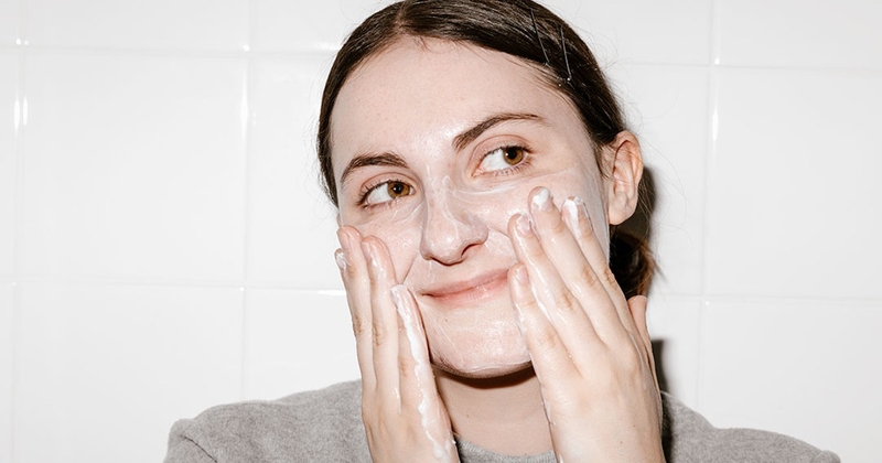 Kem tẩy trang là gì? Có ưu và nhược điểm gì? 2
