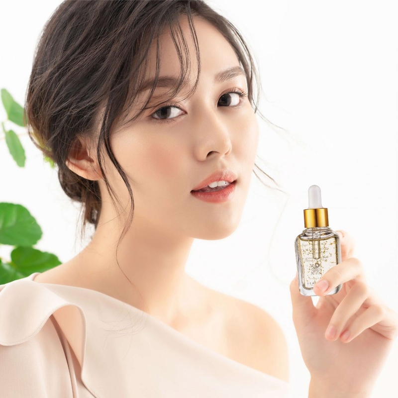 Kết hợp Niacinamide và B5 giúp tái tạo da, làm chậm quá trình lão hóa 3