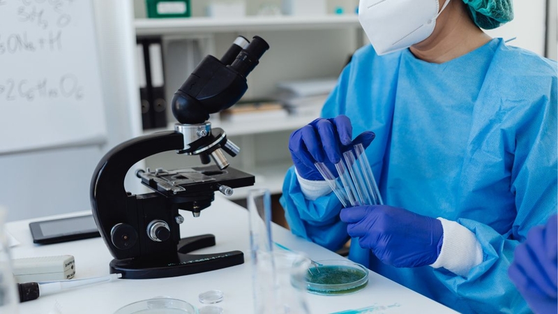 Tinh dịch đồ yếu khi một hoặc nhiều chỉ số thấp hơn giá trị tham chiếu