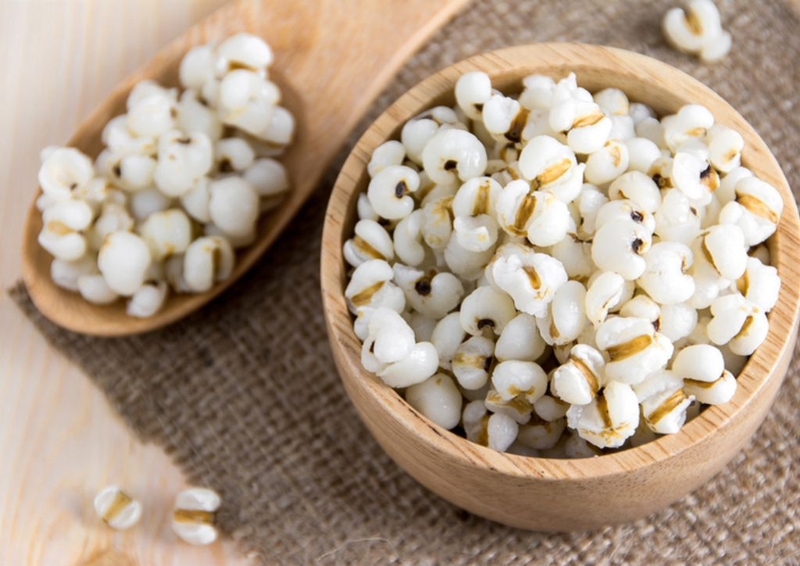 Khám phá món cháo ý dĩ hạt sen cho bé ăn dặm ngon mê ly 1