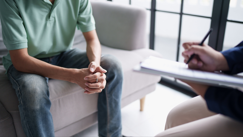 Thực hiện các xét nghiệm theo chỉ định của bác sĩ để xác định nguyên nhân vô sinh