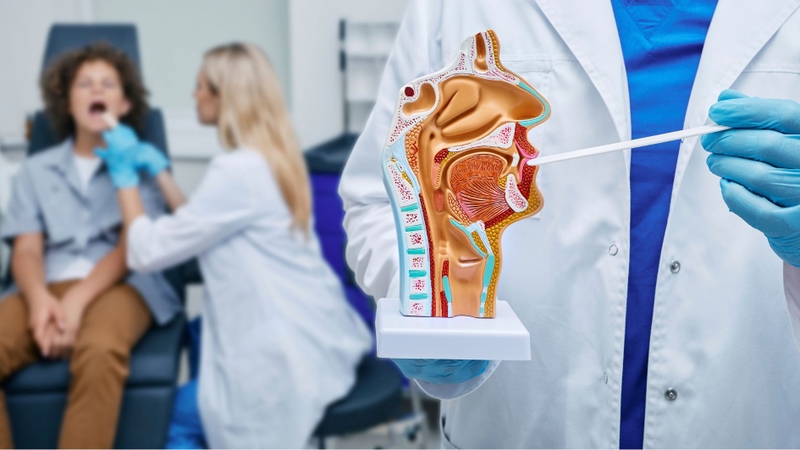 Khàn tiếng kéo dài kèm dấu hiệu bất thường cần được thăm khám sớm