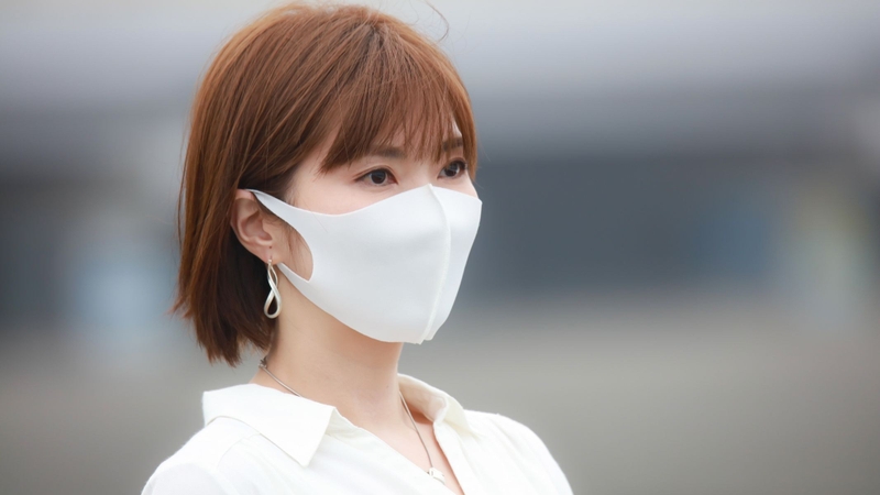 Khẩu trang chống bụi mịn là thiết bị bảo hộ cá nhân được thiết kế chuyên biệt nhằm lọc các hạt bụi siêu nhỏ trong không khí
