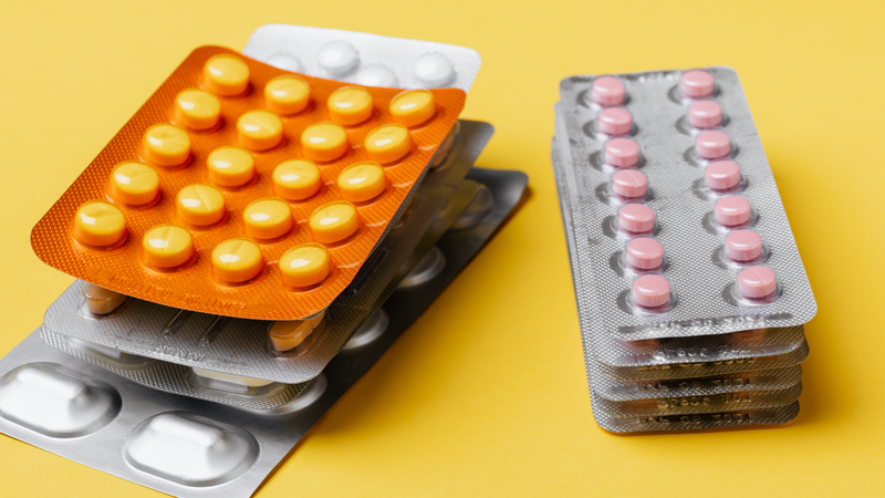 Một số lớp bao phim giúp che giấu mùi vị đắng gắt