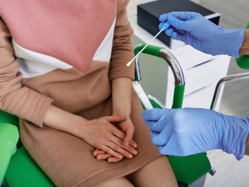 Khí hư màu vàng nhạt không mùi như thế nào? Một số lưu ý cần biết 1