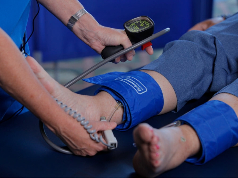 Khi nào cần đo huyết áp chân và quy trình thực hiện đo huyết áp chân 3