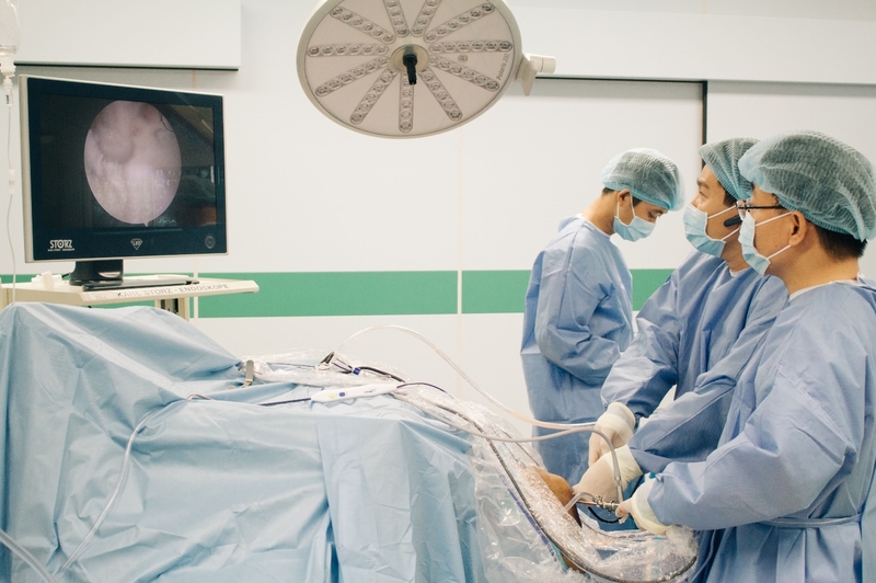 Quy trình mổ nội soi đứt dây chằng kéo trước.