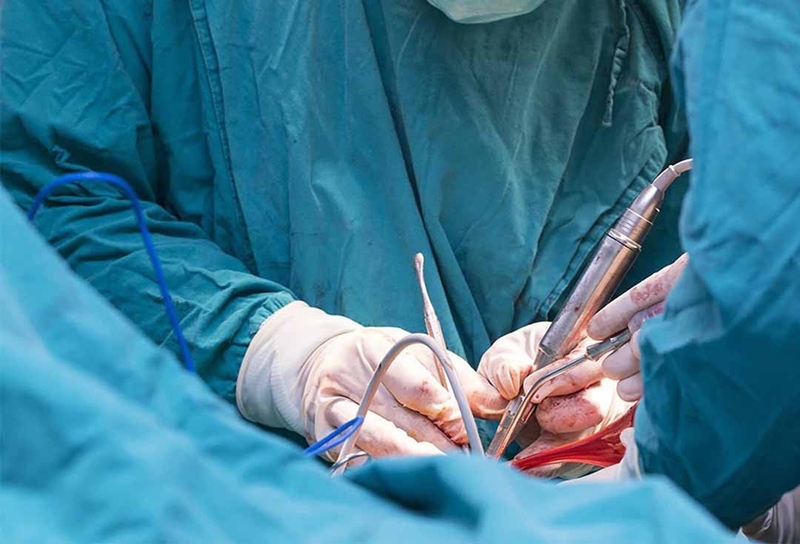 khi-nao-can-phau-thuat-u-tuy-song 2.jpg