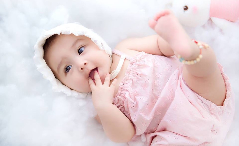 Chọn ngày cắt tóc máu cho trẻ sơ sinh  hy vọng bé khỏe mạnh và có mái tóc dày.3