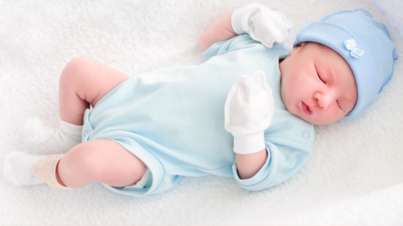 Tã quần không phù hợp cho trẻ sơ sinh do chưa đảm bảo độ vừa vặn