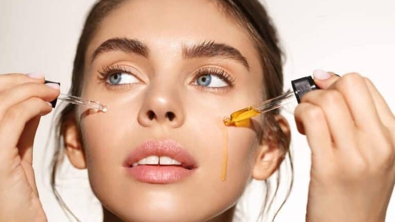 Khi sử dụng vitamin C nên dùng trên nền da khô hay ẩm? 3