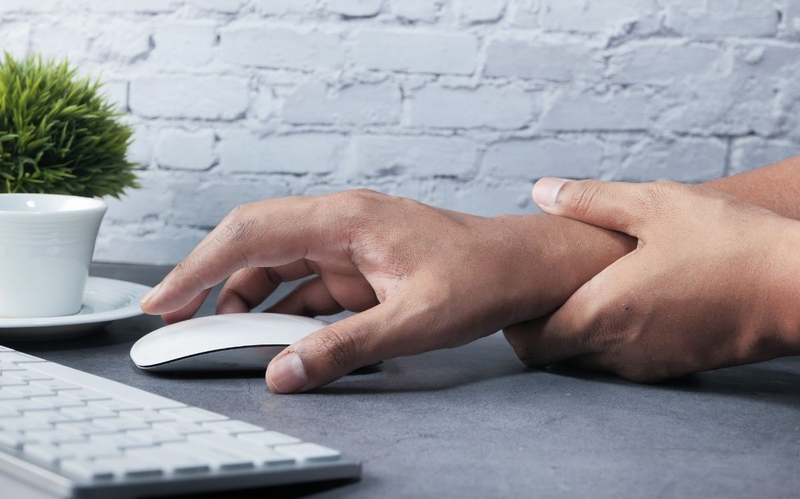 Khô khớp ngón tay: Nguyên nhân, triệu chứng, cách điều trị hiệu quả 2