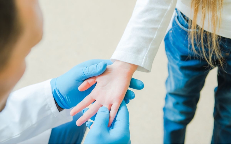 Khô khớp ngón tay: Nguyên nhân, triệu chứng, cách điều trị hiệu quả 4