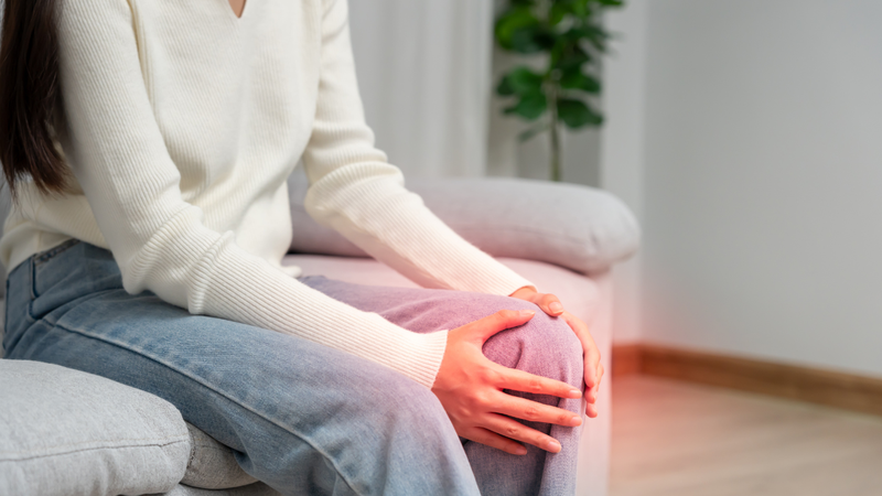 Không nên chủ quan khi các triệu chứng khô khớp xuất hiện ở người trẻ