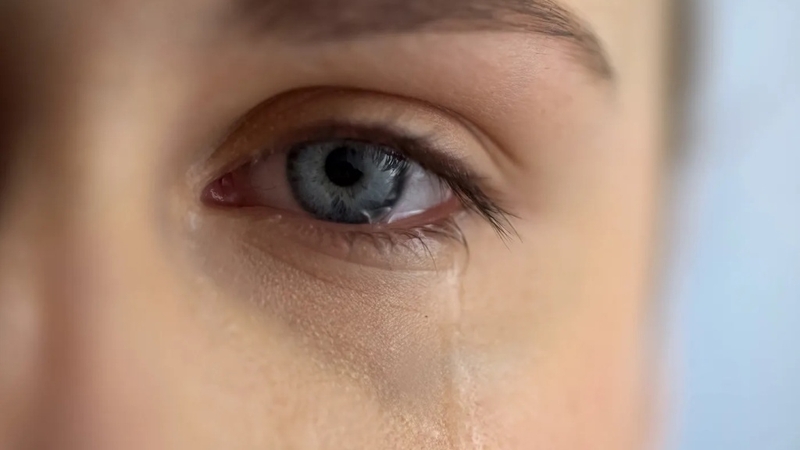 Khóc nhiều có bị sốt không? Tác hại của việc khóc nhiều 2