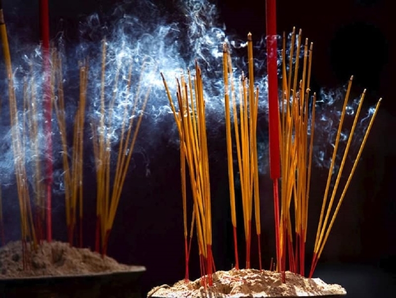 Khói nhang có độc không và những thông tin hữu ích 3