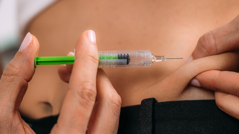 Inclisiran là liệu pháp hạ cholesterol mới sử dụng công nghệ RNA can thiệp nhỏ (siRNA)