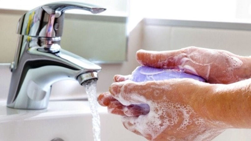 Kính áp tròng bị kẹt trong mắt: Cách xử lý và phương pháp phòng tránh 3