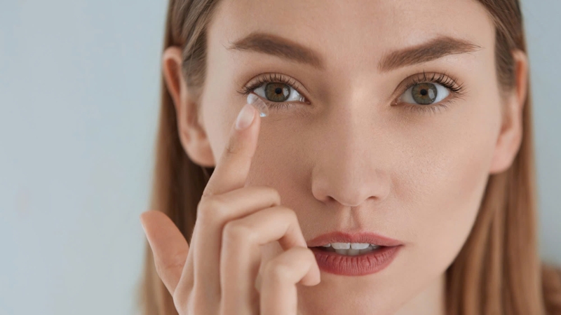 Kính áp tròng cứng​ là gì? Kính áp tròng cứng và kính áp tròng mềm khác nhau như thế nào? 1