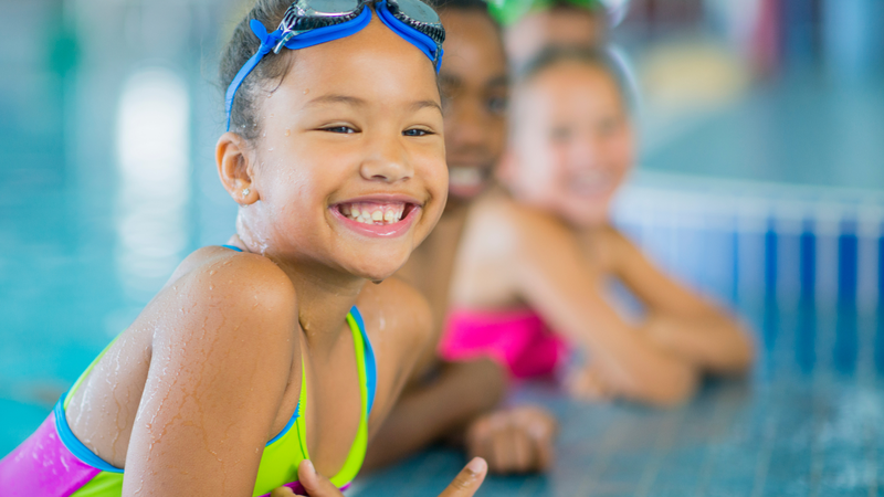 Kính bơi cận là gì? Có nên dùng kính bơi cận khi bơi 4