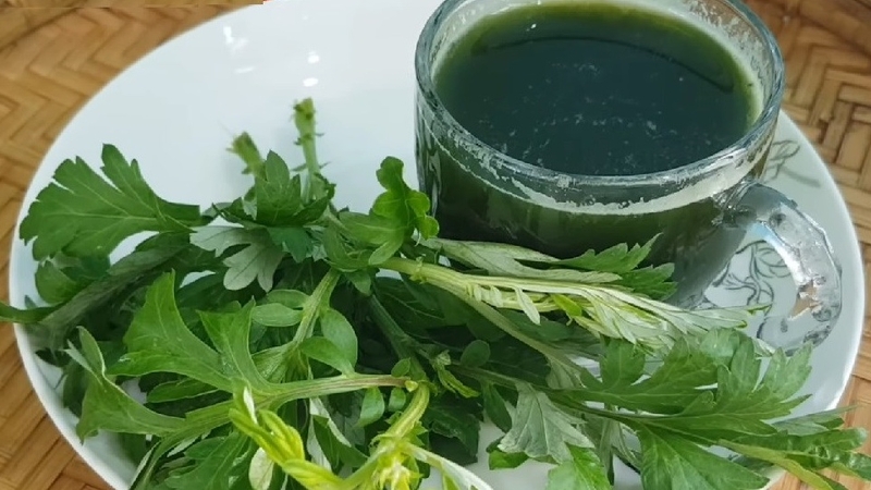 kinh-nghiem-chua-rong-kinh-bang-ngai-cuu-qua-2-bai-thuoc-duoc-nhieu-chi-em-tin-tuong 4 Cropped.jpg