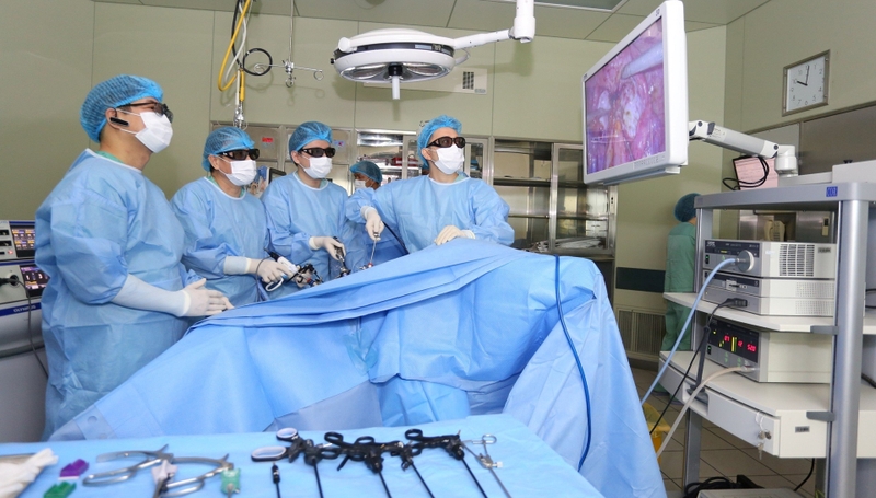 Kỹ thuật cắt đại trực tràng điều trị triệt căn ung thư và những thông tin cần biết - 3