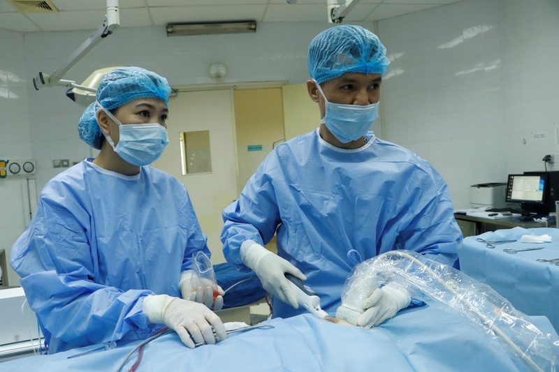 Kỹ thuật hút chân không với máy VABB trong sinh thiết và điều trị u tuyến vú 2