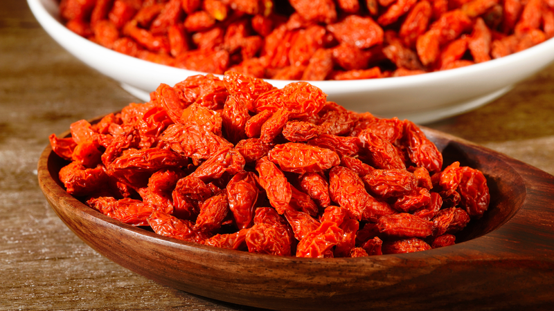 Kỷ tử hữu cơ thường an toàn và ít gây tác dụng phụ khi sử dụng đúng liều lượng